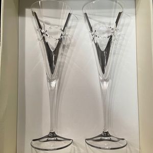 Beautiful never used toasting flutes!